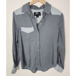 Sabina Musayev Women's Sz. S Light Blue Pearl Button Long Sleeve Top